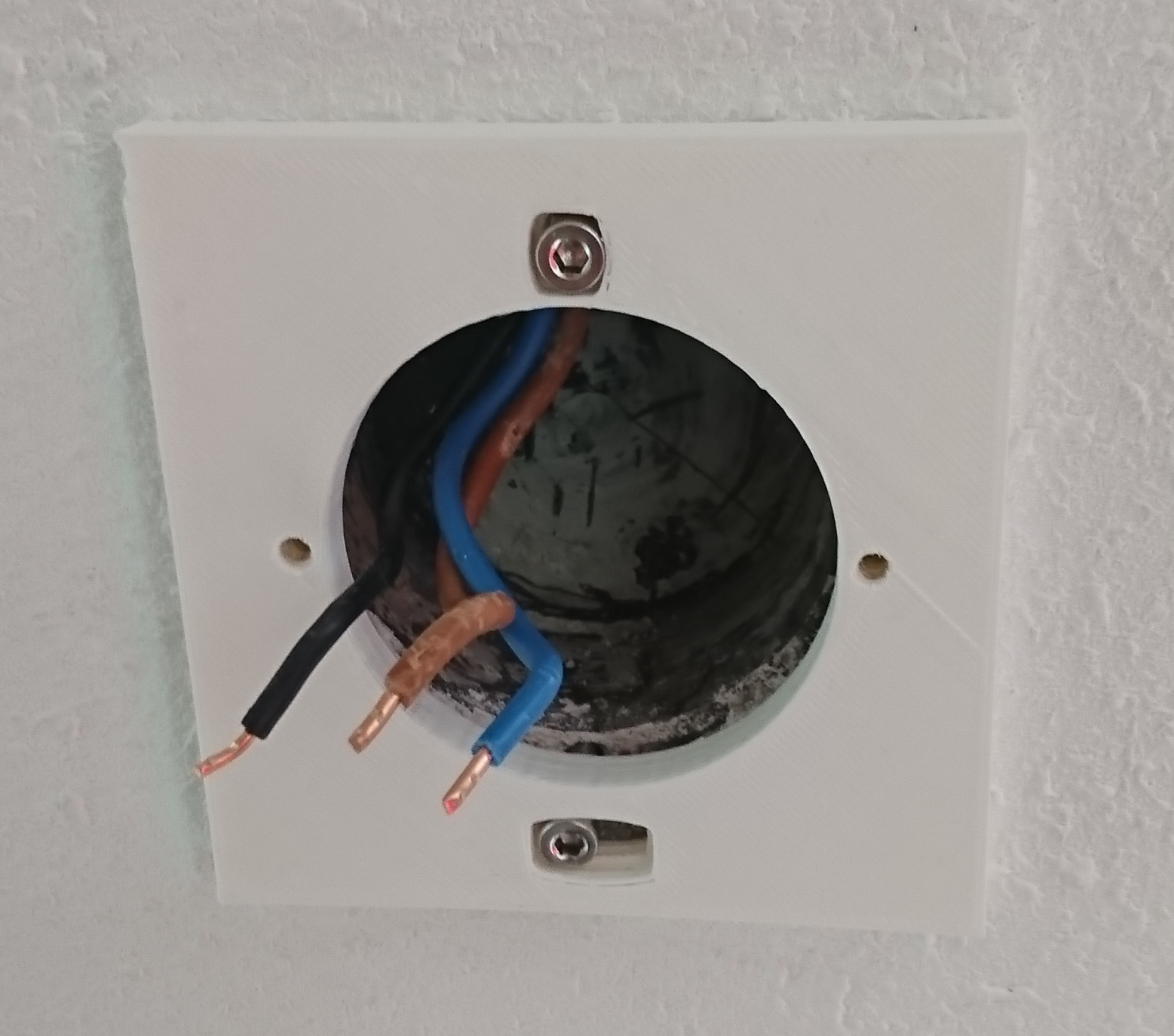 Photo of the final spacer on the wall.